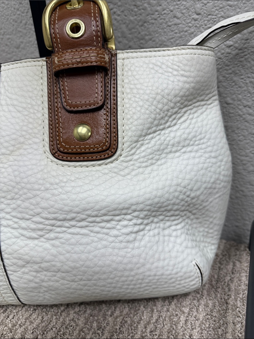Coach SoHo Medium White Leather Shoulder Bag/Tote with Brown Trim - Picture 7 of 11